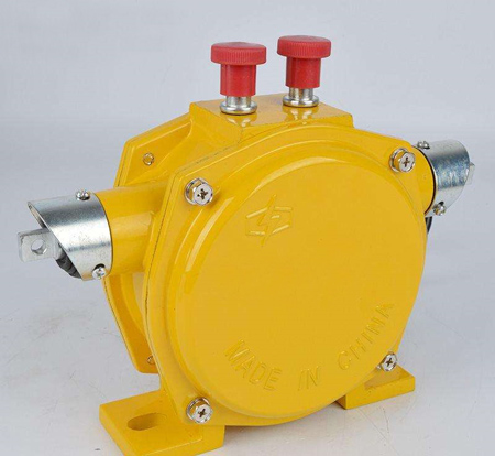AS-LS350手動耐酸堿雙向拉繩開關(guān)、ATLS-100B22拉繩開關(guān)都經(jīng)過防水測試生產(chǎn)廠家